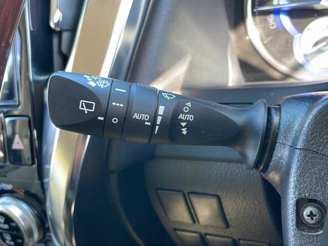 トヨタ アルファードハイブリット G 道東・釧路十勝 2015(平27)年 8.7万km ブラック １０型アルパインナビ　フリップダウンモニター　ＣＤ／ＤＶＤ再生　Ｂｌｕｅｔｏｏｔｈ　フルセグ　バッグカメラ　両側パワースライドドア　クルコン　ドラレコ　ＥＴＣ　純正１７インチＡＷ　ＬＥＤヘッドライト