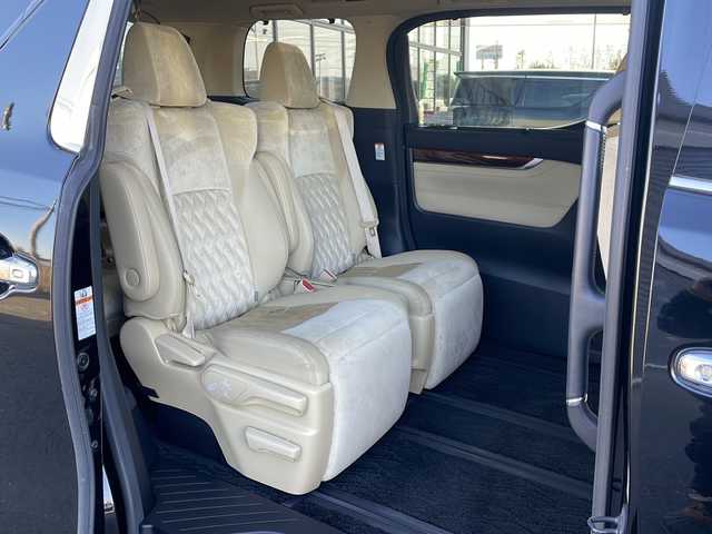 トヨタ アルファードハイブリット G 道東・釧路十勝 2015(平27)年 8.7万km ブラック ・４WD/・ALPINE１０インチナビ/（ＣＤ・ＤＶＤ・Ｂｌｕｅｔｏｏｔｈ・フルセグ・ラジオ）/・ALPINEフリップダウンモニター/・バッグカメラ　/・両側パワースライドドア/・クルーズコントロール　/・ドライブレコーダー/・ＥＴＣ/・ハーフレザーシート/・助手席オットマン/・セカンドシートオットマン/・純正１７インチアルミホイール　/・ＬＥＤヘッドライト