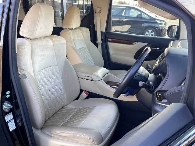 トヨタ アルファードハイブリット G 道東・釧路十勝 2015(平27)年 8.7万km ブラック ・４WD/・ALPINE１０インチナビ/（ＣＤ・ＤＶＤ・Ｂｌｕｅｔｏｏｔｈ・フルセグ・ラジオ）/・ALPINEフリップダウンモニター/・バッグカメラ　/・両側パワースライドドア/・クルーズコントロール　/・ドライブレコーダー/・ＥＴＣ/・ハーフレザーシート/・助手席オットマン/・セカンドシートオットマン/・純正１７インチアルミホイール　/・ＬＥＤヘッドライト