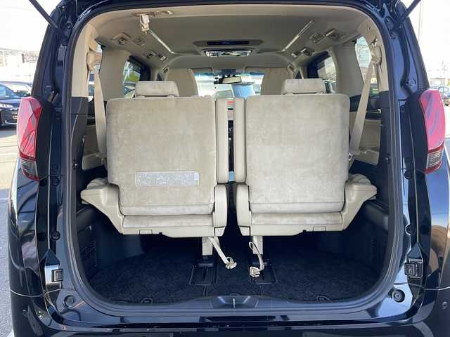 トヨタ アルファードハイブリット G 道東・釧路十勝 2015(平27)年 8.7万km ブラック ・４WD/・ALPINE１０インチナビ/（ＣＤ・ＤＶＤ・Ｂｌｕｅｔｏｏｔｈ・フルセグ・ラジオ）/・ALPINEフリップダウンモニター/・バッグカメラ　/・両側パワースライドドア/・クルーズコントロール　/・ドライブレコーダー/・ＥＴＣ/・ハーフレザーシート/・助手席オットマン/・セカンドシートオットマン/・純正１７インチアルミホイール　/・ＬＥＤヘッドライト