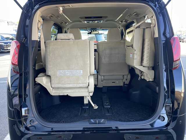 トヨタ アルファードハイブリット G 道東・釧路十勝 2015(平27)年 8.7万km ブラック ・４WD/・ALPINE１０インチナビ/（ＣＤ・ＤＶＤ・Ｂｌｕｅｔｏｏｔｈ・フルセグ・ラジオ）/・ALPINEフリップダウンモニター/・バッグカメラ　/・両側パワースライドドア/・クルーズコントロール　/・ドライブレコーダー/・ＥＴＣ/・ハーフレザーシート/・助手席オットマン/・セカンドシートオットマン/・純正１７インチアルミホイール　/・ＬＥＤヘッドライト