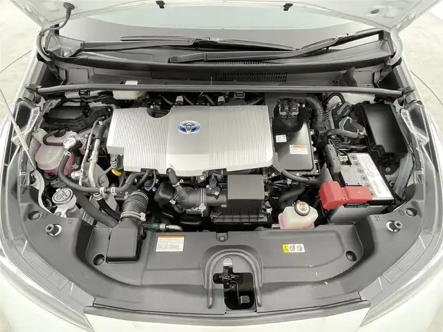 トヨタ プリウス Sツーリングセレクション 千葉県 2021(令3)年 3.9万km プラチナホワイトパールマイカ トヨタセーフティーセンス/・プリクラッシュセーフティ/・レーンディパーチャーアラート/・オートマチックハイビーム/・レーダークルーズコントロール/インテリジェントクリアランスソナー/ブラインドスポットモニター/純正SDナビ/・型式：NSCN-W68/・CD/地デジTV/Bluetooth/アラウンドビューモニター/ビルトインETC/LEDオートヘッドライト/レザーシート/シートヒーター/純正17インチアルミホイール/純正フロアマット/ステアリングスイッチ/ドアバイザー/オートエアコン/プッシュスタート/スマートキー/禁煙車