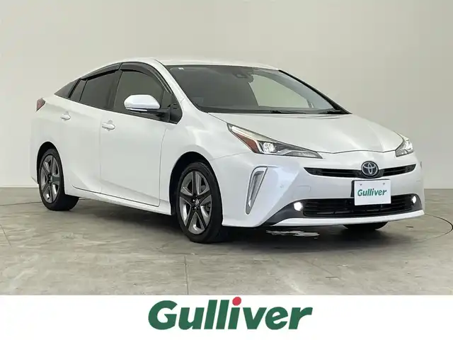 トヨタ プリウス Sツーリングセレクション 千葉県 2021(令3)年 3.9万km プラチナホワイトパールマイカ トヨタセーフティーセンス/・プリクラッシュセーフティ/・レーンディパーチャーアラート/・オートマチックハイビーム/・レーダークルーズコントロール/インテリジェントクリアランスソナー/ブラインドスポットモニター/純正SDナビ/・型式：NSCN-W68/・CD/地デジTV/Bluetooth/アラウンドビューモニター/ビルトインETC/LEDオートヘッドライト/レザーシート/シートヒーター/純正17インチアルミホイール/純正フロアマット/ステアリングスイッチ/ドアバイザー/オートエアコン/プッシュスタート/スマートキー/禁煙車