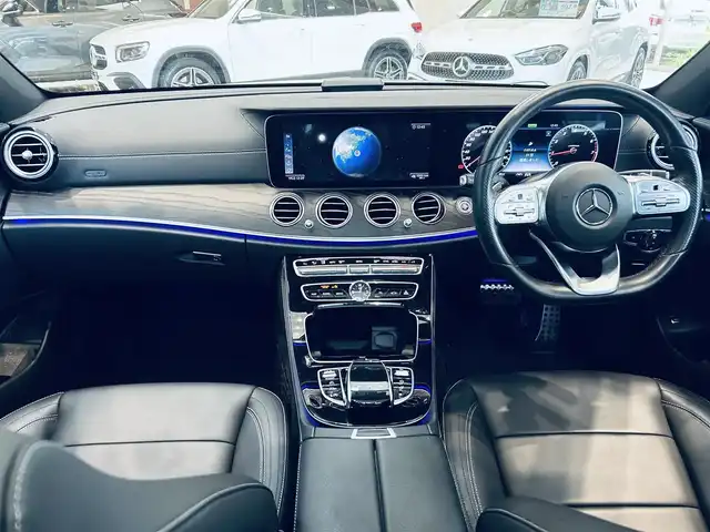 メルセデス・ベンツ Ｅ２００ SW アバンギャルド AMGライン 大阪府 2020(令2)年 2.4万km セレナイトグレー レザーエクスクルーシブP/レーダーセーフティP/サンルーフ/HUD/ブルメスター/ACC/黒革/メモリ付きパワーシート/シートヒーター/純正ナビ/TV/360度カメラ/applecarplay/純正19インチAW/LEDヘッドライト/アンビエントライト/電動リアゲート/ブラインドスポット/パフュームアトマイザー