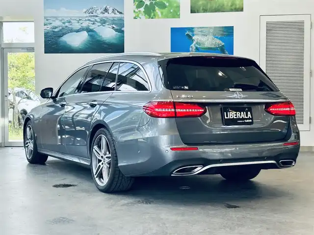 メルセデス・ベンツ Ｅ２００ SW アバンギャルド AMGライン 大阪府 2020(令2)年 2.4万km セレナイトグレー レザーエクスクルーシブP/レーダーセーフティP/サンルーフ/HUD/ブルメスター/ACC/黒革/メモリ付きパワーシート/シートヒーター/純正ナビ/TV/360度カメラ/applecarplay/純正19インチAW/LEDヘッドライト/アンビエントライト/電動リアゲート/ブラインドスポット/パフュームアトマイザー