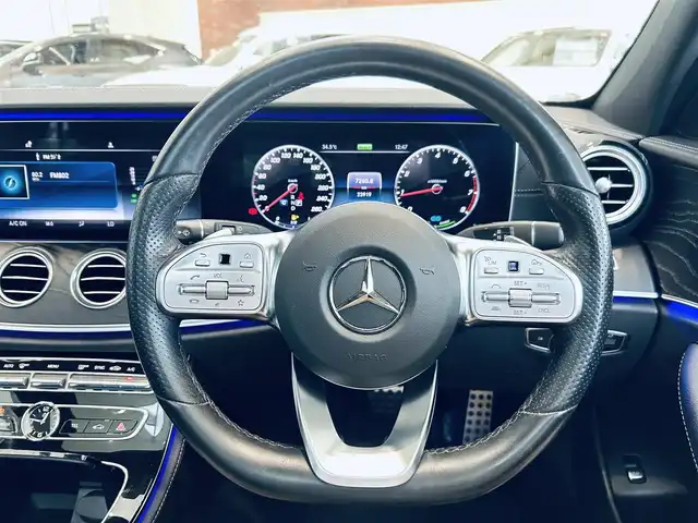 メルセデス・ベンツ Ｅ２００ SW アバンギャルド AMGライン 大阪府 2020(令2)年 2.4万km セレナイトグレー レザーエクスクルーシブP/レーダーセーフティP/サンルーフ/HUD/ブルメスター/ACC/黒革/メモリ付きパワーシート/シートヒーター/純正ナビ/TV/360度カメラ/applecarplay/純正19インチAW/LEDヘッドライト/アンビエントライト/電動リアゲート/ブラインドスポット/パフュームアトマイザー