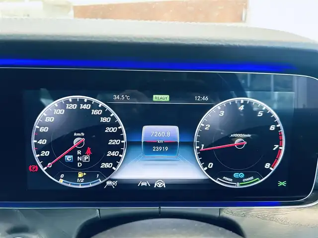 メルセデス・ベンツ Ｅ２００ SW アバンギャルド AMGライン 大阪府 2020(令2)年 2.4万km セレナイトグレー レザーエクスクルーシブP/レーダーセーフティP/サンルーフ/HUD/ブルメスター/ACC/黒革/メモリ付きパワーシート/シートヒーター/純正ナビ/TV/360度カメラ/applecarplay/純正19インチAW/LEDヘッドライト/アンビエントライト/電動リアゲート/ブラインドスポット/パフュームアトマイザー