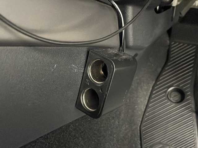 三菱 アウトランダー 24G 秋田県 2012(平24)年 6.7万km アメジストブラック 4WD /社外ナビ(Bluetooth フルセグTV AM/FM） /ETC /オートライト /電動格納ミラー /純正フロアマット /ドアバイザー /本革巻ステアリング　/横滑り防止装置