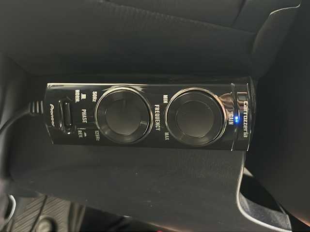 三菱 アウトランダー 24G 秋田県 2012(平24)年 6.7万km アメジストブラック 4WD /社外ナビ(Bluetooth フルセグTV AM/FM） /ETC /オートライト /電動格納ミラー /純正フロアマット /ドアバイザー /本革巻ステアリング　/横滑り防止装置