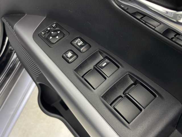 三菱 アウトランダー 24G 秋田県 2012(平24)年 6.7万km アメジストブラック 4WD /社外ナビ(Bluetooth フルセグTV AM/FM） /ETC /オートライト /電動格納ミラー /純正フロアマット /ドアバイザー /本革巻ステアリング　/横滑り防止装置