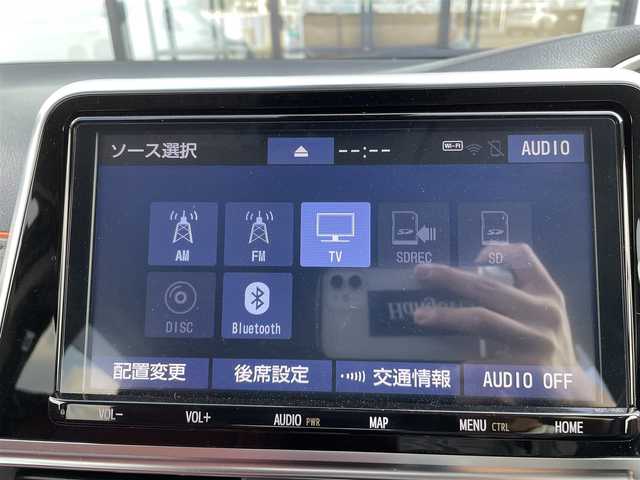 トヨタ シエンタ ハイブリッド G クエロ 千葉県 2019(平31)年 4.5万km ブラックマイカ/センシュアルレッドマイカ 純正9インチナビ/(フルセグTV CD DVD BT FM AM)/全周囲カメラ/純正12インチフリップダウンモニター/モデリスタエアロ/衝突被害軽減システム/車線逸脱警報/クルーズコントロール/ハーフレザーシート/両側パワースライドドア/横滑り防止装置/ETC/アイドリングストップ/LEDヘッドライト/フォグランプ/オートライト/ウィンカーミラー/電動格納ミラー/社外17インチAW/シートヒーター/シートリフター/ステアリングヒーター/プッシュスタート/スマートキー/フロアマット/ドアバイザー