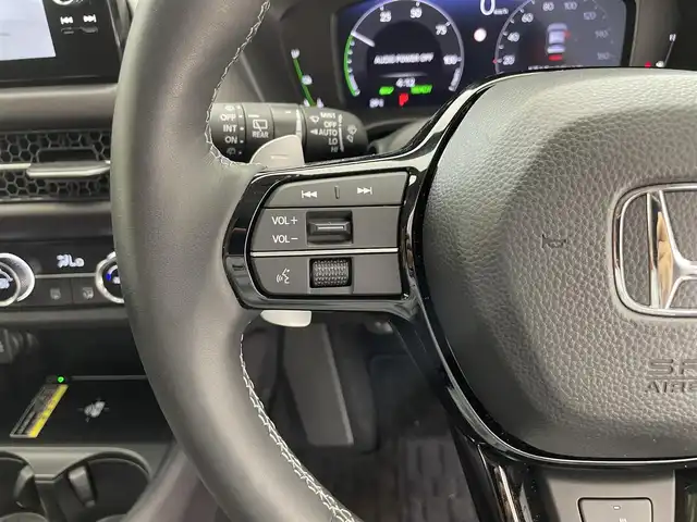 ホンダ ＺＲ－Ｖ ハイブリッド e:HEV Z 滋賀県 2024(令6)年 1.9万km プラチナホワイトパール 純正９インチナビ/(フルセグ/USB/Bluetooth/AppleCarPlay/AndroidAuto)/ＢＳＭ/BOSEプレミアムサウンド/全方位カメラ/ETC2.0/前後ドライブレコーダー/レザーシート/ＬＥＤ/シートヒーター/ステアリングヒーター/オートライト/オートハイビーム/レーダークルーズコントロール/パワーバックドア/電子パーキング/オートホールドブレーキ/プッシュスタート/スマートキー