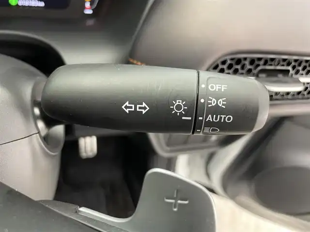 ホンダ ＺＲ－Ｖ ハイブリッド e:HEV Z 滋賀県 2024(令6)年 1.9万km プラチナホワイトパール 純正９インチナビ/(フルセグ/USB/Bluetooth/AppleCarPlay/AndroidAuto)/ＢＳＭ/BOSEプレミアムサウンド/全方位カメラ/ETC2.0/前後ドライブレコーダー/レザーシート/ＬＥＤ/シートヒーター/ステアリングヒーター/オートライト/オートハイビーム/レーダークルーズコントロール/パワーバックドア/電子パーキング/オートホールドブレーキ/プッシュスタート/スマートキー