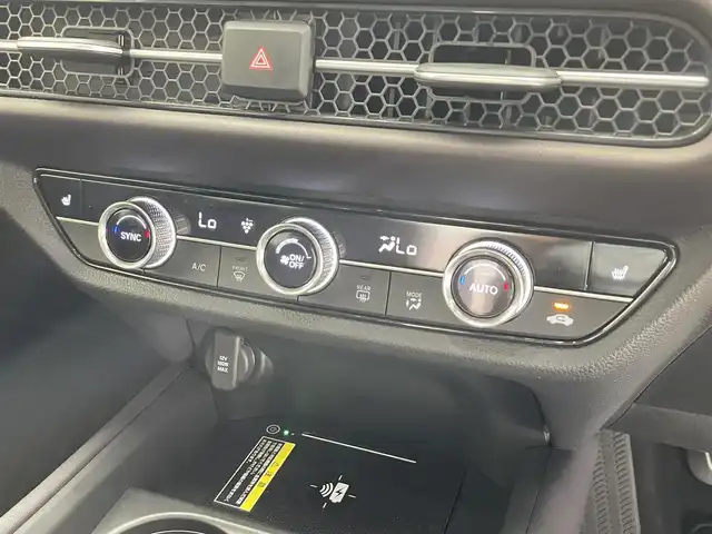 ホンダ ＺＲ－Ｖ ハイブリッド e:HEV Z 滋賀県 2024(令6)年 1.9万km プラチナホワイトパール 純正９インチナビ/(フルセグ/USB/Bluetooth/AppleCarPlay/AndroidAuto)/ＢＳＭ/BOSEプレミアムサウンド/全方位カメラ/ETC2.0/前後ドライブレコーダー/レザーシート/ＬＥＤ/シートヒーター/ステアリングヒーター/オートライト/オートハイビーム/レーダークルーズコントロール/パワーバックドア/電子パーキング/オートホールドブレーキ/プッシュスタート/スマートキー