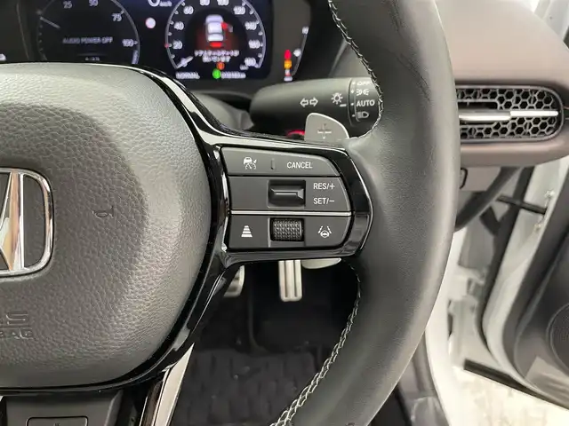 ホンダ ＺＲ－Ｖ ハイブリッド e:HEV Z 滋賀県 2024(令6)年 1.9万km プラチナホワイトパール 純正９インチナビ/(フルセグ/USB/Bluetooth/AppleCarPlay/AndroidAuto)/ＢＳＭ/BOSEプレミアムサウンド/全方位カメラ/ETC2.0/前後ドライブレコーダー/レザーシート/ＬＥＤ/シートヒーター/ステアリングヒーター/オートライト/オートハイビーム/レーダークルーズコントロール/パワーバックドア/電子パーキング/オートホールドブレーキ/プッシュスタート/スマートキー