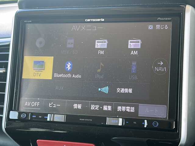 ホンダ Ｎ ＢＯＸ カスタム ターボ SSブラックSパッケージ 静岡県 2017(平29)年 6.5万km プレミアムホワイトパールⅡ 社外ナビ/・フルセグＴＶ/・CD/DVD/Bluetooth/MSV/ラジオ/主要装備/・バックカメラ/・ＥＴＣ/・シートヒーター/・両側パワースライドドア/・ハーフレザーシート/・クルーズコントロール/・ＨＩＤヘッドライト/・あんしんパッケージ/・プッシュスタート/・スマートキー