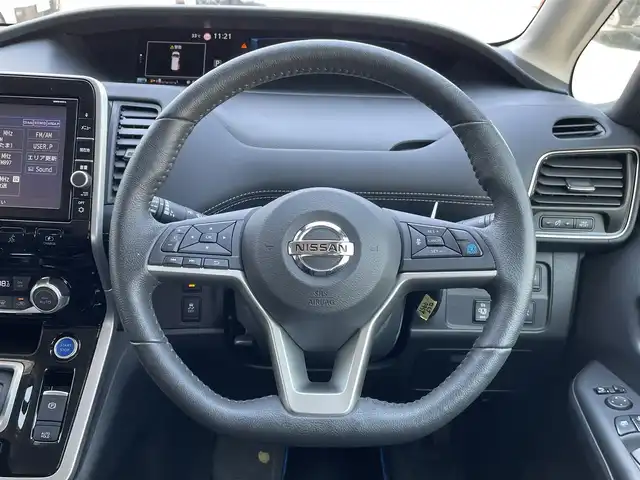 日産 セレナ e－パワー ハイウェイスター V 東京都 2018(平30)年 1.1万km ブリリアントシルバー 純正ナビ/アラウンドビューモニター/デジタルミラー/エマージェンシーブレーキ/車線逸脱警報/ソナー/プロパイロット/ハンズフリーオートスライドドア/ＥＴＣ/ドライブレコーダー/シートヒーター