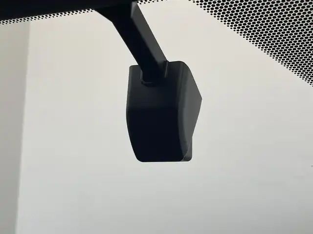 レクサス ＵＸ 250h Fスポーツ 埼玉県 2019(令1)年 5.3万km グラファイトブラックガラスフレーク サンルーフ　メーカーナビ　バックカメラ　ＢＳＭ　赤レザシート　ヒーター　ステアリングヒーター　セーフティセンス　レーダークルーズコントロール　ビルトインＥＴＣ２．０　ワイヤレス充電　地デジフルセグ