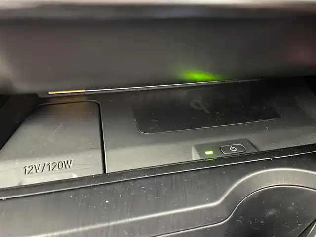 レクサス ＵＸ 250h Fスポーツ 埼玉県 2019(令1)年 5.3万km グラファイトブラックガラスフレーク サンルーフ　メーカーナビ　バックカメラ　ＢＳＭ　赤レザシート　ヒーター　ステアリングヒーター　セーフティセンス　レーダークルーズコントロール　ビルトインＥＴＣ２．０　ワイヤレス充電　地デジフルセグ