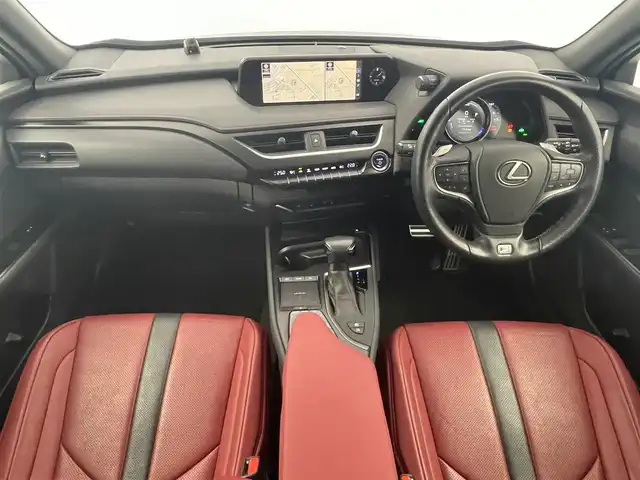 レクサス ＵＸ 250h Fスポーツ 埼玉県 2019(令1)年 5.3万km グラファイトブラックガラスフレーク サンルーフ　メーカーナビ　バックカメラ　ＢＳＭ　赤レザシート　ヒーター　ステアリングヒーター　セーフティセンス　レーダークルーズコントロール　ビルトインＥＴＣ２．０　ワイヤレス充電　地デジフルセグ
