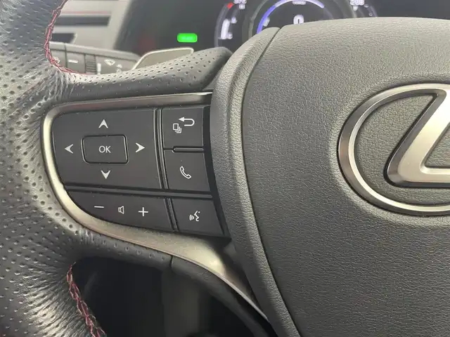 レクサス ＵＸ 250h Fスポーツ 埼玉県 2019(令1)年 5.3万km グラファイトブラックガラスフレーク サンルーフ　メーカーナビ　バックカメラ　ＢＳＭ　赤レザシート　ヒーター　ステアリングヒーター　セーフティセンス　レーダークルーズコントロール　ビルトインＥＴＣ２．０　ワイヤレス充電　地デジフルセグ