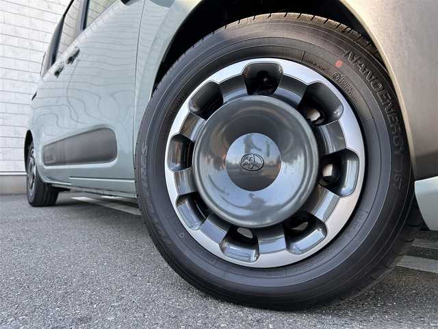 トヨタ シエンタ ハイブリッド Z 福岡県 2025(令7)年 0.1万km未満 アーバンカーキ 登録済未使用車純正10.5インチディスプレイオーディオナビ(フルセグTV/Miracast/BT)全方位モニタートヨタセーフティーコーナーセンサー両側パワスラレーダークルコンBSMパーキングアシストドラレコETCUSBポート純正LEDヘッドライトプッシュスタートスマートキー
