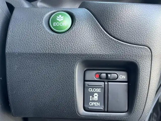 ホンダ Ｎ ＢＯＸ カスタム G Lパッケージ 岩手県 2012(平24)年 7.9万km クリスタルブラックパール (株)IDOMが運営する【じしゃロン盛岡店】の自社ローン専用車両になりますこちらは現金またはオートローンご利用時の価格です。自社ローンご希望の方は別途その旨お申付け下さい/片側パワースライドドア/純正ナビ/CD/DVD/ワンセグ/SD/プッシュスタート/スマートキー/スペアキー/ステアリングスイッチ/オートライト/フォグライト/バックカメラ/電動格納ミラー