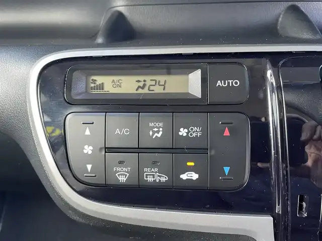 ホンダ Ｎ ＢＯＸ カスタム G Lパッケージ 岩手県 2012(平24)年 7.9万km クリスタルブラックパール (株)IDOMが運営する【じしゃロン盛岡店】の自社ローン専用車両になりますこちらは現金またはオートローンご利用時の価格です。自社ローンご希望の方は別途その旨お申付け下さい/片側パワースライドドア/純正ナビ/CD/DVD/ワンセグ/SD/プッシュスタート/スマートキー/スペアキー/ステアリングスイッチ/オートライト/フォグライト/バックカメラ/電動格納ミラー