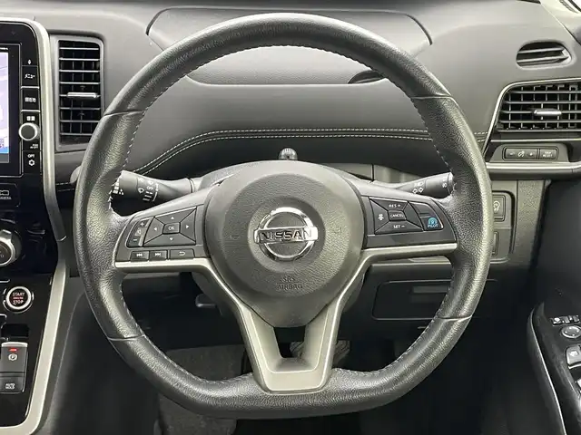 日産 セレナ ハイウェイスター G 岡山県 2016(平28)年 7.8万km ブリリアントホワイトパール 2トーン セーフティパックB/・アラウンドビューモニター/・インテリジェントルームミラー/・パーキングアシスト/・プロパイロット /・ステアリングスイッチ/純正9インチナビ MM516D-L/BT/地デジ/CD/DVD/AUX/CarPlay/純正11インチフリップダウンモニター/両側パワースライドドア /LEDヘッドライト/前方ドラレコ /オートライト /ETC/純正16インチアルミホイール/純正フロアマット/コーナーセンサー /プッシュスタート /スマートキー