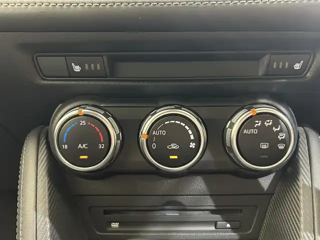マツダ デミオ 13S ツーリング 愛媛県 2017(平29)年 4万km スノーフレイクホワイトパールマイカ 純正SDナビ/(Bluetooth/フルセグ)/バックカメラ/レーダークルーズコントロール/衝突被害軽減ブレーキ/レーンキープアシスト/コーナーセンサー/シートヒーター/ヘッドアップディスプレイ/ブラインドスポットモニター/ETC/ドアバイザー/オートマチックハイビーム/オートライト/プッシュスタート