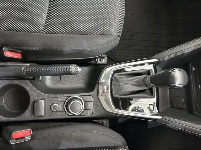 マツダ デミオ 13S ツーリング 愛媛県 2017(平29)年 4万km スノーフレイクホワイトパールマイカ 純正SDナビ/(Bluetooth/フルセグ)/バックカメラ/レーダークルーズコントロール/衝突被害軽減ブレーキ/レーンキープアシスト/コーナーセンサー/シートヒーター/ヘッドアップディスプレイ/ブラインドスポットモニター/ETC/ドアバイザー/オートマチックハイビーム/オートライト/プッシュスタート