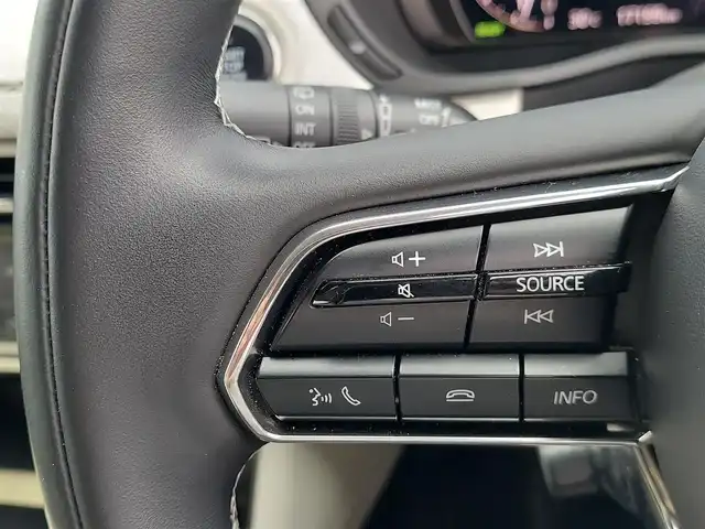 マツダ ＣＸ－６０ XD HV プレミアムモダン 東京都 2023(令5)年 1.8万km ロジウムホワイトプレミアムメタリック 純正ナビ/BOSEサウンドシステム/アラウンドビューモニター/アダプティブクルーズコントロール/パワーバックドア/サンルーフ/純正アルミホイール/デジタルインナーミラー/ブラインドスポットモニター/ヘッドアップディスプレイ/パワーシート/ビルトインETC/プッシュスタート/キーレスエントリー/アイドリングストップ/コーナーセンサー/Bluetooth/衝突軽減ブレーキ