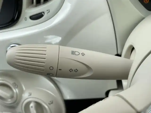 フィアット ５００ ツインエア ポップ 香川県 2020(令2)年 3.6万km ボサノバホワイト 純正ディスプレイオーディオ/CarPlay/USB/Bluetooth/ETC/アイドリングストップ/革巻きステアリング/ステアリングスイッチ/キーレス/保証書/取扱説明書