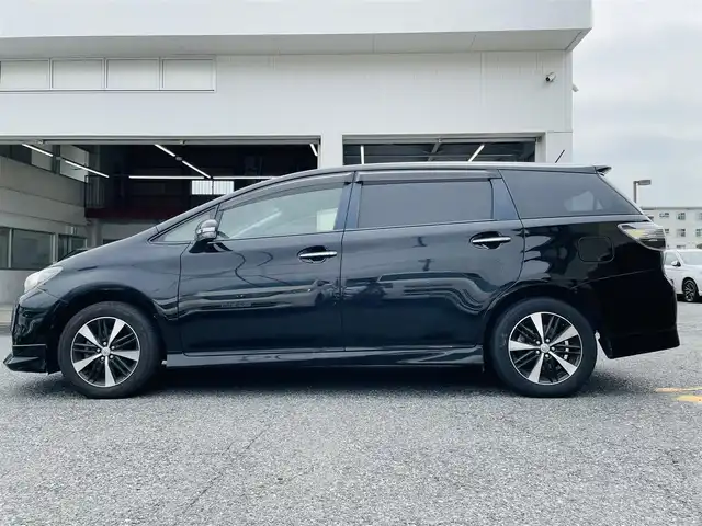 トヨタ ウィッシュ 1．8S モノトーン 千葉県 2015(平27)年 3万km ブラック メーカーナビ　【フルセグTV、Bluetooth、AMFMラジオ、CD】/16インチ純正アルミホイール/純正フロアマット/パドルシフト/全席ハーフレザーシート/全席パワーウィンドウ/ウィンカーミラー/電動格納ミラー/オートフロントライト/プッシュスタート/走行モード切替【エコモー/ドアバイザー/横滑り防止機能ド、パワーモード】/ビルドインETC/nanoe空調
