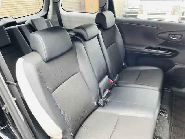 トヨタ ウィッシュ 1．8S モノトーン 千葉県 2015(平27)年 3万km ブラック メーカーナビ　【フルセグTV、Bluetooth、AMFMラジオ、CD】/16インチ純正アルミホイール/純正フロアマット/パドルシフト/全席ハーフレザーシート/全席パワーウィンドウ/ウィンカーミラー/電動格納ミラー/オートフロントライト/プッシュスタート/走行モード切替【エコモー/ドアバイザー/横滑り防止機能ド、パワーモード】/ビルドインETC/nanoe空調