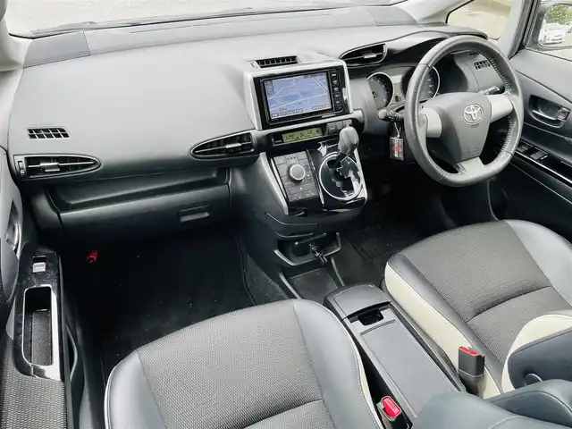 トヨタ ウィッシュ 1．8S モノトーン 千葉県 2015(平27)年 3万km ブラック メーカーナビ　【フルセグTV、Bluetooth、AMFMラジオ、CD】/16インチ純正アルミホイール/純正フロアマット/パドルシフト/全席ハーフレザーシート/全席パワーウィンドウ/ウィンカーミラー/電動格納ミラー/オートフロントライト/プッシュスタート/走行モード切替【エコモー/ドアバイザー/横滑り防止機能ド、パワーモード】/ビルドインETC/nanoe空調