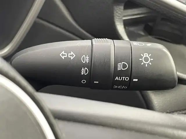 トヨタ カローラ クロス ハイブリッド Z 福島県 2022(令4)年 5.4万km プラチナホワイトパールマイカ ４WD/ディスプレイオーディオ/【AM/FM/Bluetooth】/バックカメラ/ETC/オートライト/LEDヘッドライド/プッシュスタート/スマートキー/スペアキー/コーナーセンサー/ハーフレザーシート/パワーシート（運転席）/ハンドルヒーター/シートヒーター（運転席/助手席）/電動リアゲート