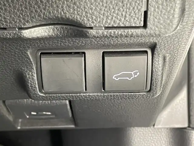 トヨタ カローラ クロス ハイブリッド Z 福島県 2022(令4)年 5.4万km プラチナホワイトパールマイカ ４WD/ディスプレイオーディオ/【AM/FM/Bluetooth】/バックカメラ/ETC/オートライト/LEDヘッドライド/プッシュスタート/スマートキー/スペアキー/コーナーセンサー/ハーフレザーシート/パワーシート（運転席）/ハンドルヒーター/シートヒーター（運転席/助手席）/電動リアゲート