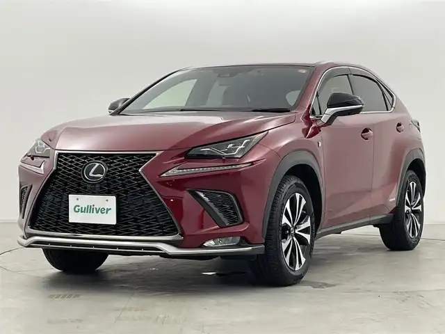 レクサス ＮＸ 300h Fスポーツ 群馬県 2020(令2)年 3万km レッドマイカクリスタルシャイン 三眼フルLEDヘッドランプ（ロー・ハイビーム）/　　　＋アダプティブハイビームシステム[AHS]/　　　＋ヘッドランプクリーナー/純正メーカーナビ　10.3インチワイドディスプレイ/・CD/DVD/Bluray/SD(MSV)/USB/Bluetooth//Miracast/＝＝＝＝＝/三眼ＬＥＤヘッドライト　純正メーカーナビ　パノラミックモニター　黒本革シート　パワーシート　　シートベンチレーション　レクサスセーフティシステムプラス　追従クルコン　パワーバックドア　純正ＡＷ　禁煙車
