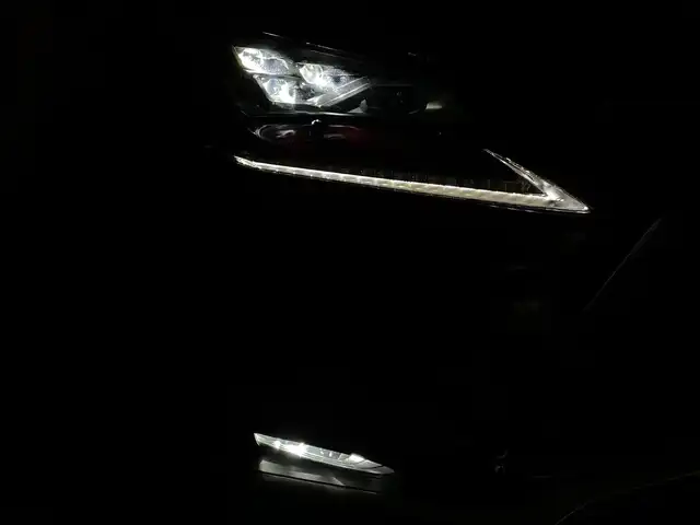 レクサス ＮＸ 300h Fスポーツ 群馬県 2020(令2)年 3万km レッドマイカクリスタルシャイン 三眼フルLEDヘッドランプ（ロー・ハイビーム）/　　　＋アダプティブハイビームシステム[AHS]/　　　＋ヘッドランプクリーナー/純正メーカーナビ　10.3インチワイドディスプレイ/・CD/DVD/Bluray/SD(MSV)/USB/Bluetooth//Miracast/＝＝＝＝＝/三眼ＬＥＤヘッドライト　純正メーカーナビ　パノラミックモニター　黒本革シート　パワーシート　　シートベンチレーション　レクサスセーフティシステムプラス　追従クルコン　パワーバックドア　純正ＡＷ　禁煙車