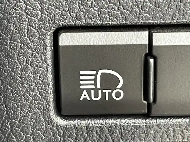 レクサス ＮＸ 300h Fスポーツ 群馬県 2020(令2)年 3万km レッドマイカクリスタルシャイン 三眼フルLEDヘッドランプ（ロー・ハイビーム）/　　　＋アダプティブハイビームシステム[AHS]/　　　＋ヘッドランプクリーナー/純正メーカーナビ　10.3インチワイドディスプレイ/・CD/DVD/Bluray/SD(MSV)/USB/Bluetooth//Miracast/＝＝＝＝＝/三眼ＬＥＤヘッドライト　純正メーカーナビ　パノラミックモニター　黒本革シート　パワーシート　　シートベンチレーション　レクサスセーフティシステムプラス　追従クルコン　パワーバックドア　純正ＡＷ　禁煙車