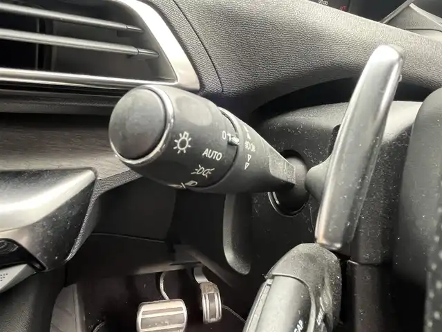 プジョー ５００８ GTライン ブルーHDi 滋賀県 2019(令1)年 6.9万km アマゾナイトグレー 純正8インチナビ/(Bluetooth/USB)/サンルーフ/レーダークルーズコントロール/クリアランスソナー/全方位カメラ/パワーバックドア/ETC/前後ドライブレコーダー/シートヒーター/シートベンチレーション/レザーシート/LEDヘッドライト/オートライト/オートハイビーム/ステアリングスイッチ/プッシュスタート/スペアキー