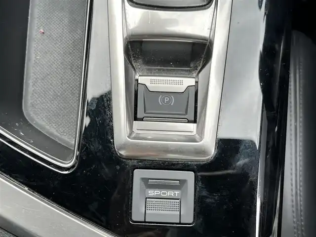 プジョー ５００８ GTライン ブルーHDi 滋賀県 2019(令1)年 6.9万km アマゾナイトグレー 純正8インチナビ/(Bluetooth/USB)/サンルーフ/レーダークルーズコントロール/クリアランスソナー/全方位カメラ/パワーバックドア/ETC/前後ドライブレコーダー/シートヒーター/シートベンチレーション/レザーシート/LEDヘッドライト/オートライト/オートハイビーム/ステアリングスイッチ/プッシュスタート/スペアキー
