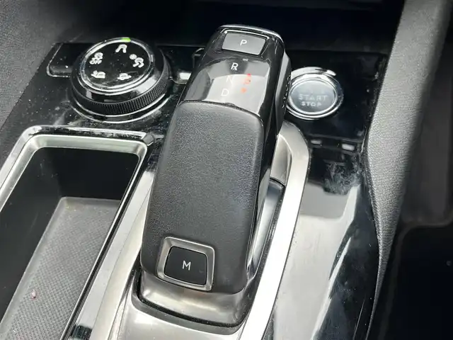 プジョー ５００８ GTライン ブルーHDi 滋賀県 2019(令1)年 6.9万km アマゾナイトグレー 純正8インチナビ/(Bluetooth/USB)/サンルーフ/レーダークルーズコントロール/クリアランスソナー/全方位カメラ/パワーバックドア/ETC/前後ドライブレコーダー/シートヒーター/シートベンチレーション/レザーシート/LEDヘッドライト/オートライト/オートハイビーム/ステアリングスイッチ/プッシュスタート/スペアキー