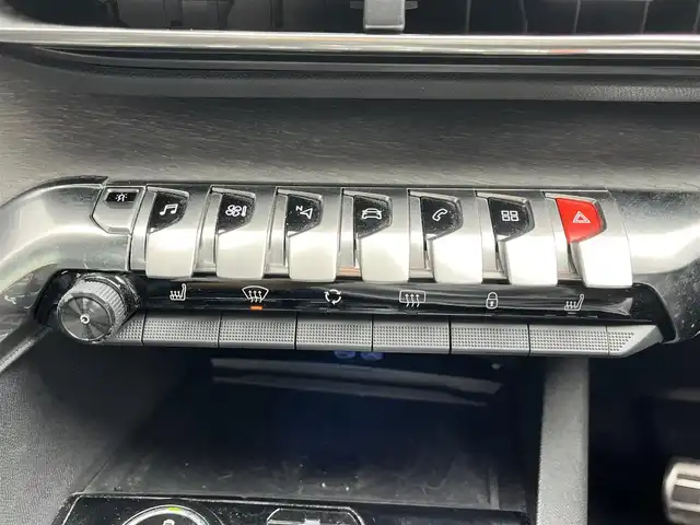 プジョー ５００８ GTライン ブルーHDi 滋賀県 2019(令1)年 6.9万km アマゾナイトグレー 純正8インチナビ/(Bluetooth/USB)/サンルーフ/レーダークルーズコントロール/クリアランスソナー/全方位カメラ/パワーバックドア/ETC/前後ドライブレコーダー/シートヒーター/シートベンチレーション/レザーシート/LEDヘッドライト/オートライト/オートハイビーム/ステアリングスイッチ/プッシュスタート/スペアキー