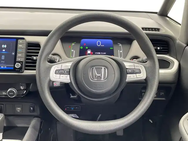 ホンダ フィット e:HEVクロスター 栃木県 2021(令3)年 2.5万km プレミアムサンライトホワイトパール 純正ナビ/(フルセグTV・Bluetooth・CD・DVD・SD・USB)/バックカメラ/ホンダセンシング/ ・衝突軽減システム/ ・レーンキープアシスト/ ・前後コーナーセンサー/ ・オートクルーズコントロール/前後ドライブレコーダー/ルーフレール/LEDヘッドライト/オートライト/純正16インチアルミホイール/純正フロアマット/ETC/スマートキー
