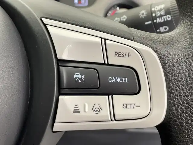 ホンダ フィット e:HEVクロスター 栃木県 2021(令3)年 2.5万km プレミアムサンライトホワイトパール 純正ナビ/(フルセグTV・Bluetooth・CD・DVD・SD・USB)/バックカメラ/ホンダセンシング/ ・衝突軽減システム/ ・レーンキープアシスト/ ・前後コーナーセンサー/ ・オートクルーズコントロール/前後ドライブレコーダー/ルーフレール/LEDヘッドライト/オートライト/純正16インチアルミホイール/純正フロアマット/ETC/スマートキー