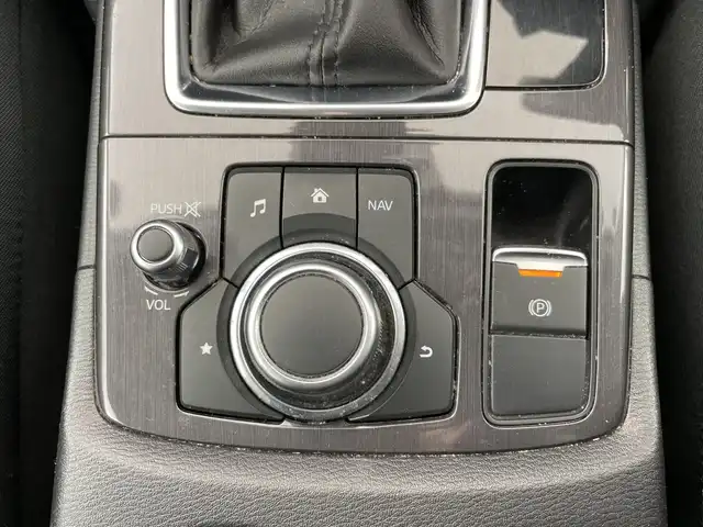 マツダ ＣＸ－５ XD 道央・札幌 2016(平28)年 16.3万km クリスタルホワイトパールマイカ ・4WD/ワンオーナー/・純正ナビ/・BT/CD/DVD/USB/AUX/フルセグTV/・バックカメラ/サイドカメラ/・クルーズコントロール/・MTモード付AT/・ステアリングスイッチ/・LEDオートライト/・フォグランプ/・プッシュスタート/・スマートキー×2/・スマートシティブレーキサポート/・電動格納ミラー/・積込冬タイヤ純正AW付