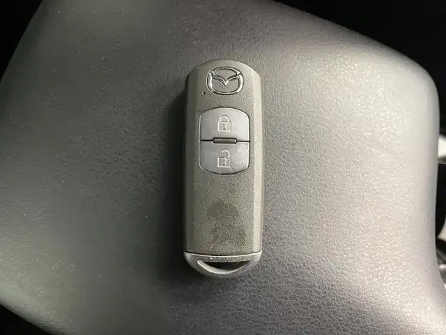 マツダ ＣＸ－５ XD 道央・札幌 2016(平28)年 16.3万km クリスタルホワイトパールマイカ ・4WD/ワンオーナー/・純正ナビ/・BT/CD/DVD/USB/AUX/フルセグTV/・バックカメラ/サイドカメラ/・クルーズコントロール/・MTモード付AT/・ステアリングスイッチ/・LEDオートライト/・フォグランプ/・プッシュスタート/・スマートキー×2/・スマートシティブレーキサポート/・電動格納ミラー/・積込冬タイヤ純正AW付