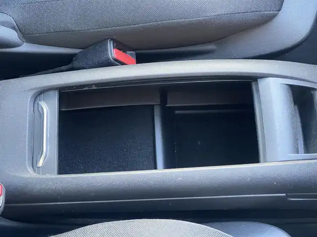 シトロエン Ｃ４ ピカソ シャイン ブルーHDi 山梨県 2018(平30)年 4.5万km サーブル ７人乗り/３列シート/サンルーフ/ＡＣＣ/ＬＫＡ/ＢＳＭ/３６０°カメラ/社外メモリナビ/フルセグＴＶ/自動駐車/インテリジェントハイビーム/ＥＴＣ/取扱説明書/スペアキー